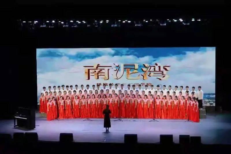 中字头掀涨停潮，中国石油、中国联通罕见涨停，央企回报ETF（561960）放量收涨5.48％强势三连阳